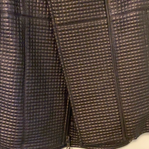 Vest - Picture 2 of 4